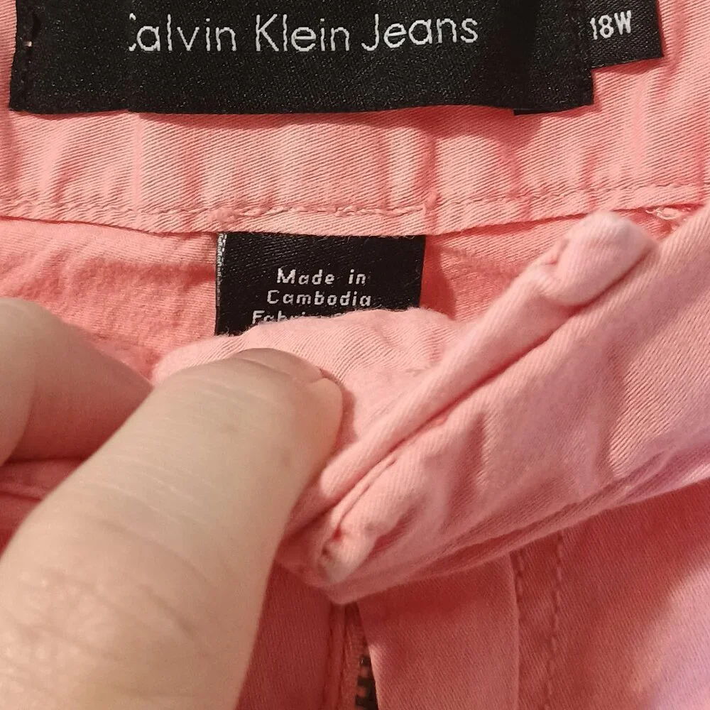 Calvin Klein Jeans/Chino Shorts/Womens/18W/Coral/Floral Scalloped - Picture 4 of 8